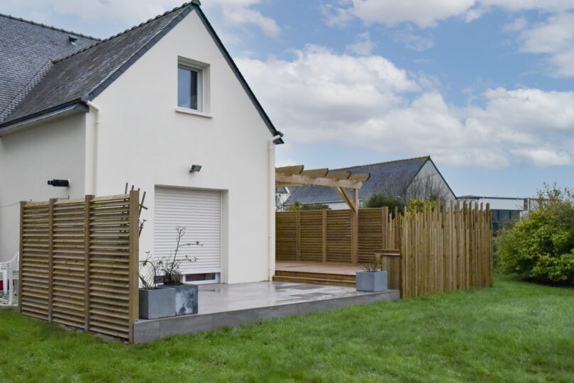Galerie - Terrasse avec coin pergola et brise vue